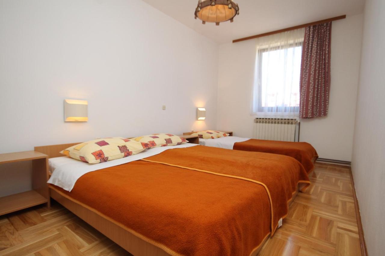 Apartments With A Parking Space Mali Lošinj Exterior foto